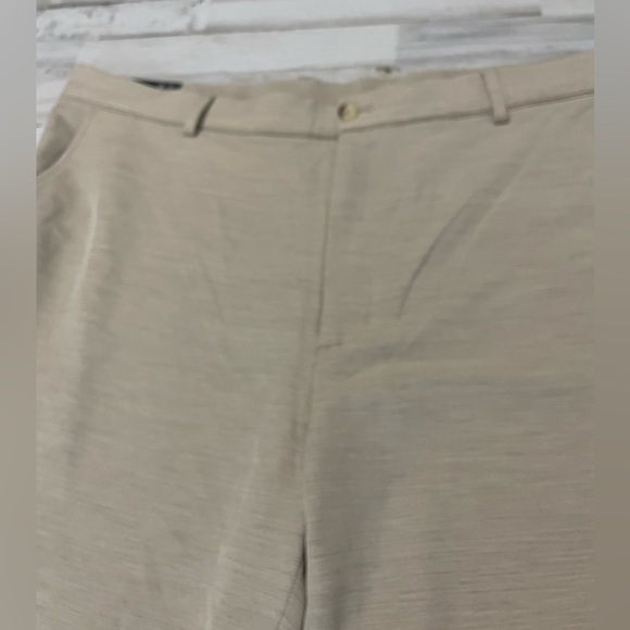 Greg Norman Performance Shorts Sz 40 Khaki Golf Men’s - Picture 3 of 9